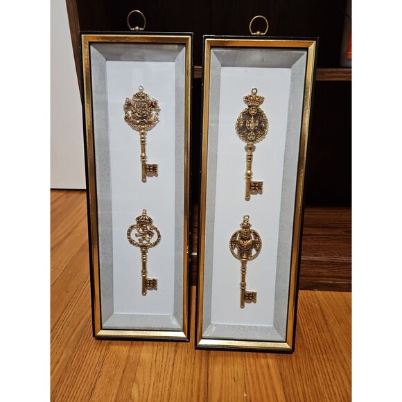 Set Of 2 Vintage MCM Turner Wall Accessory Ornate Kings Knights Gold Keys - Picture 1 of 15
